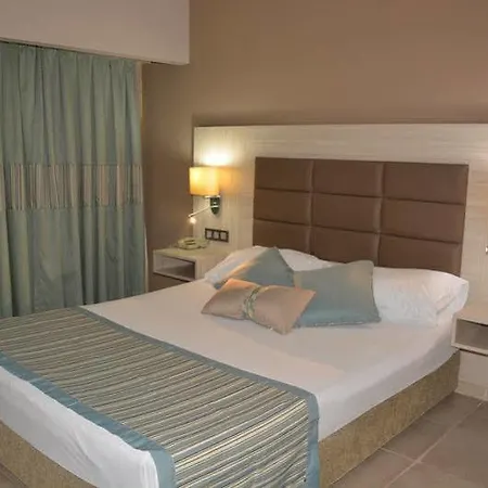 Palmeras Hotel 4*
